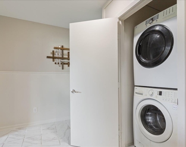 804 Ash St - Photo Thumbnail 13