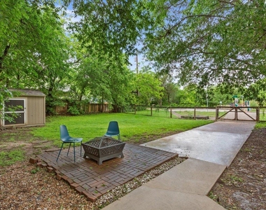804 Ash St - Photo Thumbnail 18