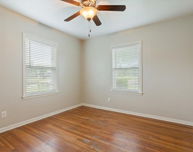 804 Ash St - Photo Thumbnail 9