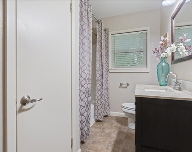 804 Ash St - Photo Thumbnail 12