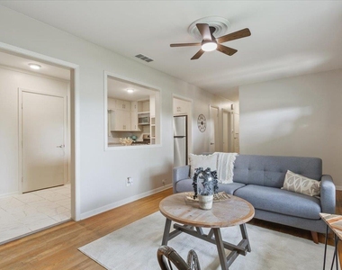 804 Ash St - Photo Thumbnail 36