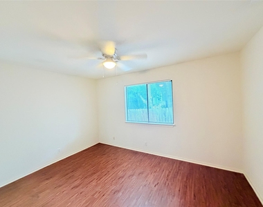 405 Parkhill Cv - Photo Thumbnail 19