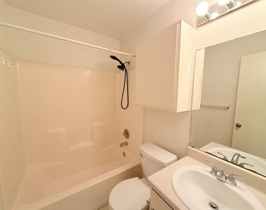 405 Parkhill Cv - Photo Thumbnail 25