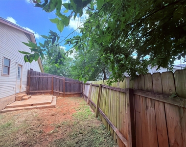 405 Parkhill Cv - Photo Thumbnail 29