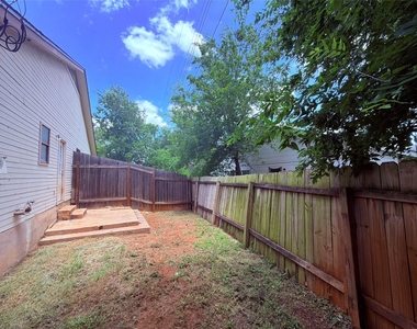405 Parkhill Cv - Photo Thumbnail 30