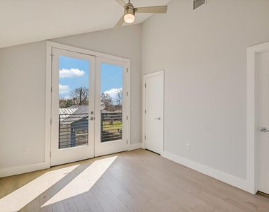1131 Mason Ave - Photo Thumbnail 13