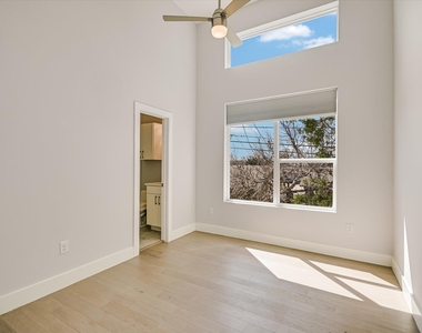 1131 Mason Ave - Photo Thumbnail 14