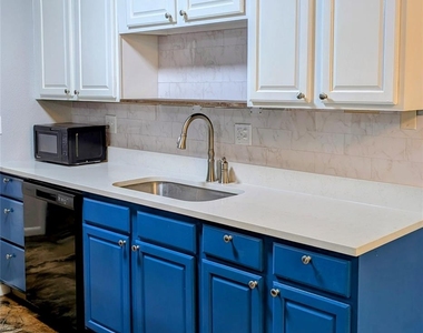 1108 Marlton St - Photo Thumbnail 8