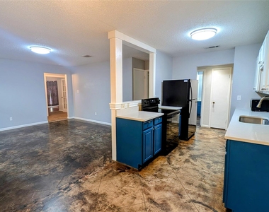 1108 Marlton St - Photo Thumbnail 6
