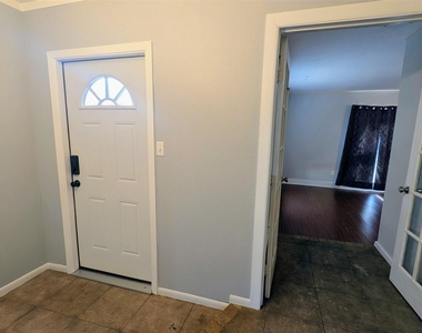 1108 Marlton St - Photo Thumbnail 1
