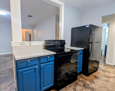 1108 Marlton St - Photo Thumbnail 7