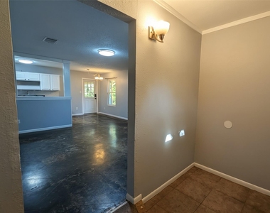 1108 Marlton St - Photo Thumbnail 4