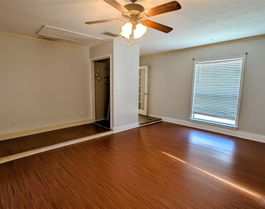 1108 Marlton St - Photo Thumbnail 3