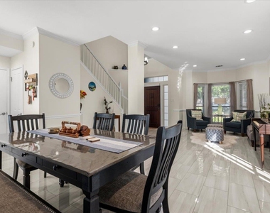 8503 Delavan Ave - Photo Thumbnail 6