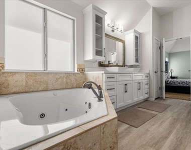 8503 Delavan Ave - Photo Thumbnail 35