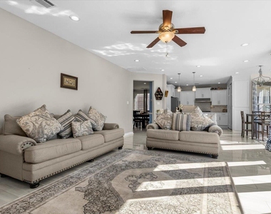 8503 Delavan Ave - Photo Thumbnail 18