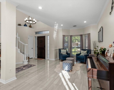 8503 Delavan Ave - Photo Thumbnail 4