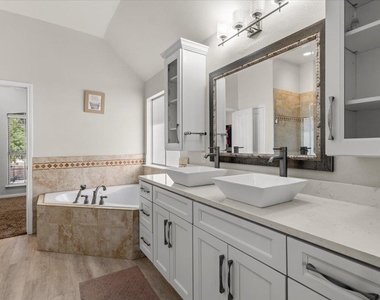 8503 Delavan Ave - Photo Thumbnail 33