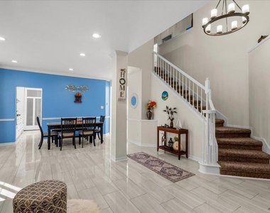 8503 Delavan Ave - Photo Thumbnail 2