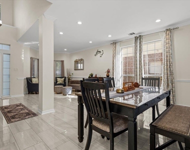 8503 Delavan Ave - Photo Thumbnail 7