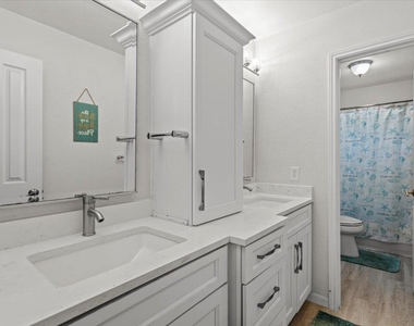 8503 Delavan Ave - Photo Thumbnail 23