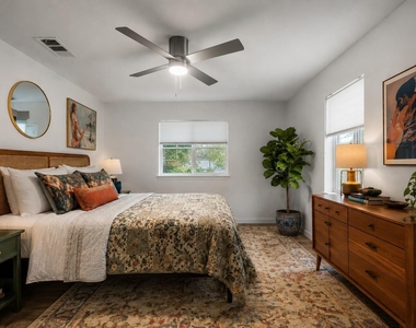 1706 Royal Hill Dr - Photo Thumbnail 15