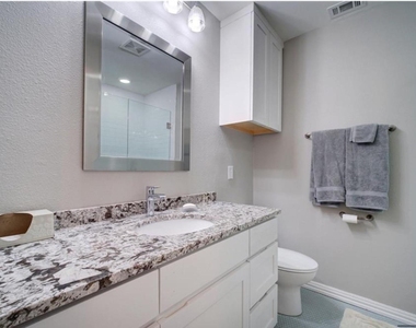 9518 Topridge Dr - Photo Thumbnail 23