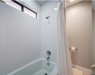 9518 Topridge Dr - Photo Thumbnail 21