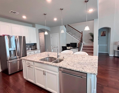 5408 La Canada Way - Photo Thumbnail 9