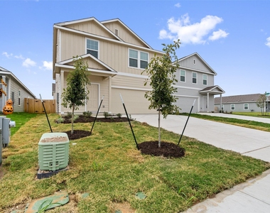 520 Gabbro Gdns - Photo Thumbnail 2