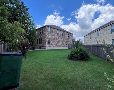 12425 Calibri Ln - Photo Thumbnail 24