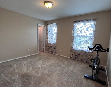 12425 Calibri Ln - Photo Thumbnail 19