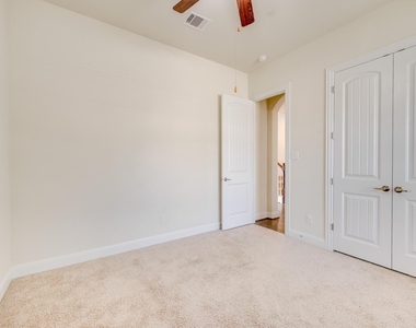 845 Richardson Ln - Photo Thumbnail 6