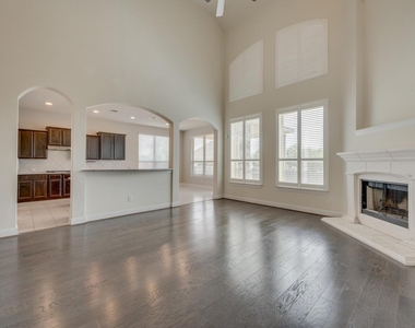 845 Richardson Ln - Photo Thumbnail 11