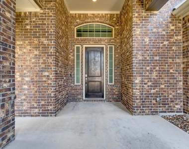 845 Richardson Ln - Photo Thumbnail 2