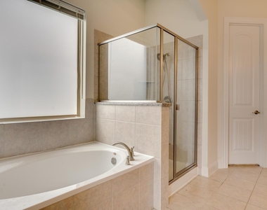 845 Richardson Ln - Photo Thumbnail 21