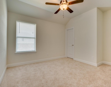 845 Richardson Ln - Photo Thumbnail 31