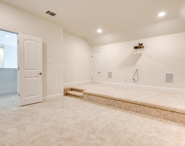 845 Richardson Ln - Photo Thumbnail 26