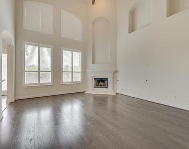 845 Richardson Ln - Photo Thumbnail 10