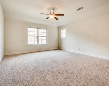 845 Richardson Ln - Photo Thumbnail 27
