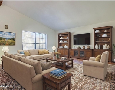 726 Plainfield Avenue - Photo Thumbnail 1