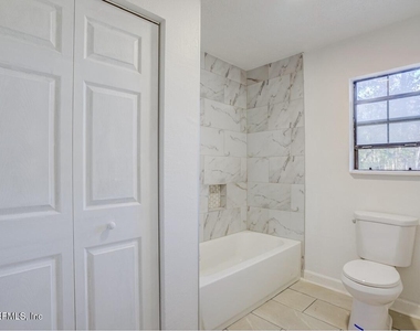 726 Plainfield Avenue - Photo Thumbnail 6