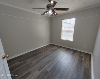 7548 Cliff Cottage Drive - Photo Thumbnail 6