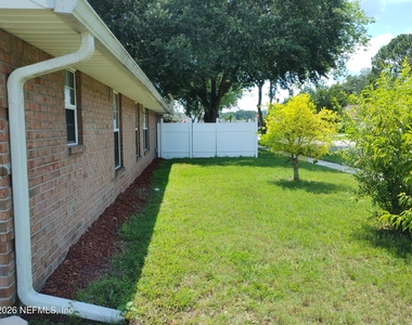 7548 Cliff Cottage Drive - Photo Thumbnail 13