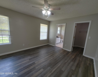 7548 Cliff Cottage Drive - Photo Thumbnail 10