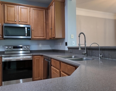 11015 Castlemain Circle E - Photo Thumbnail 11