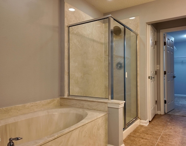 11015 Castlemain Circle E - Photo Thumbnail 20