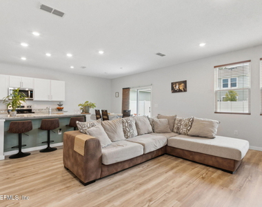 14753 Cashew Avenue - Photo Thumbnail 5