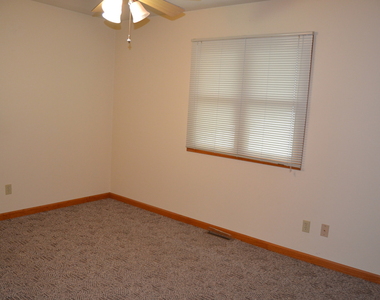 208 Nebraska Street - Photo Thumbnail 4