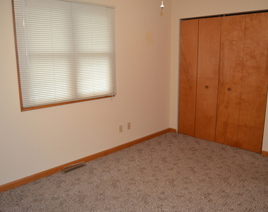 208 Nebraska Street - Photo Thumbnail 5